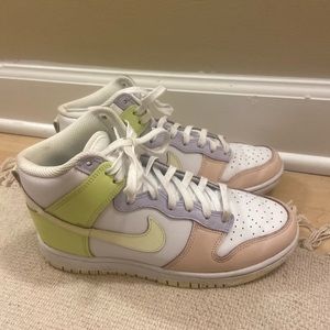 Nike Dunk High Sneaker Women’s Size 7.5